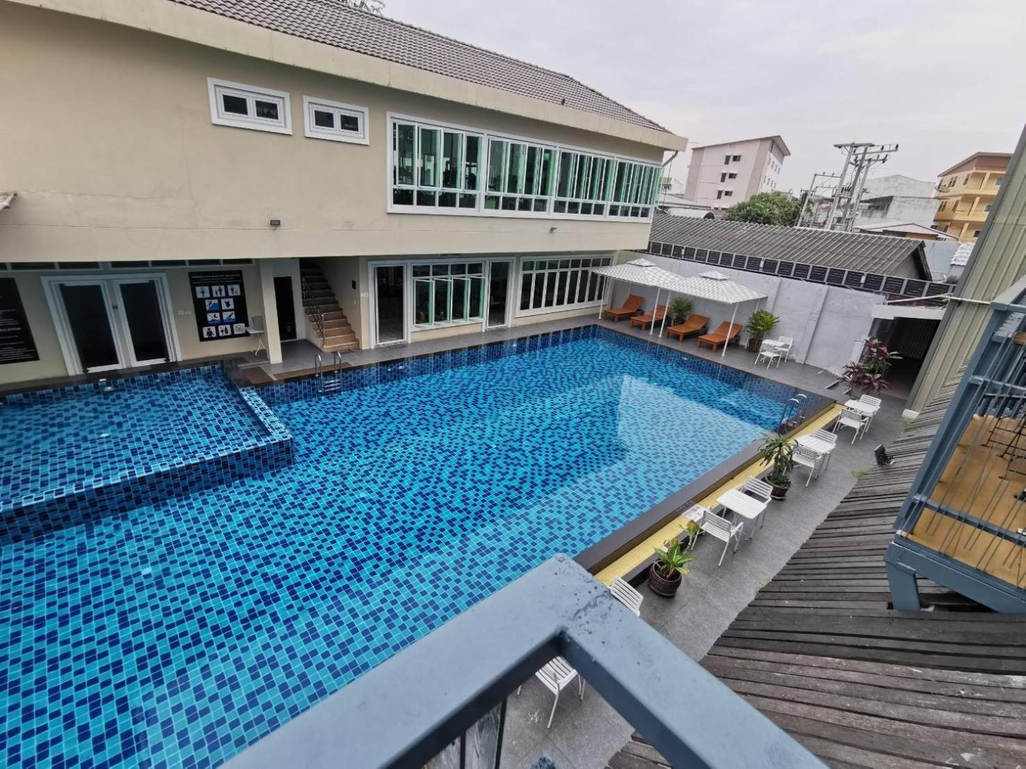 Buritel Hotel Buriram Quarto foto